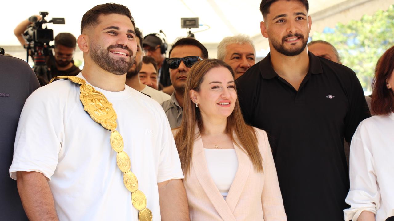 Antalya'da Kırkpınar'da dereceye giren pehlivanlar için tören düzenlendi