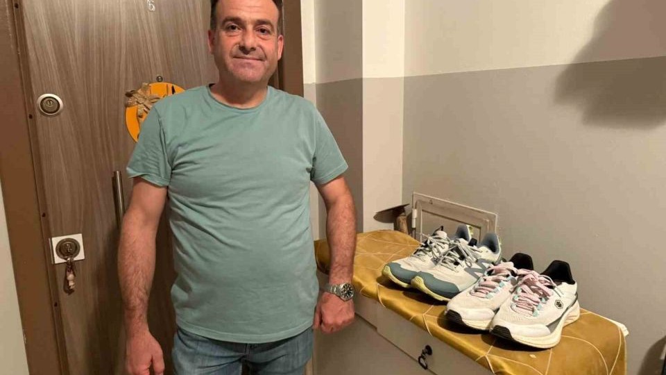 Ayakkabı dükkanından seçer gibi seçti