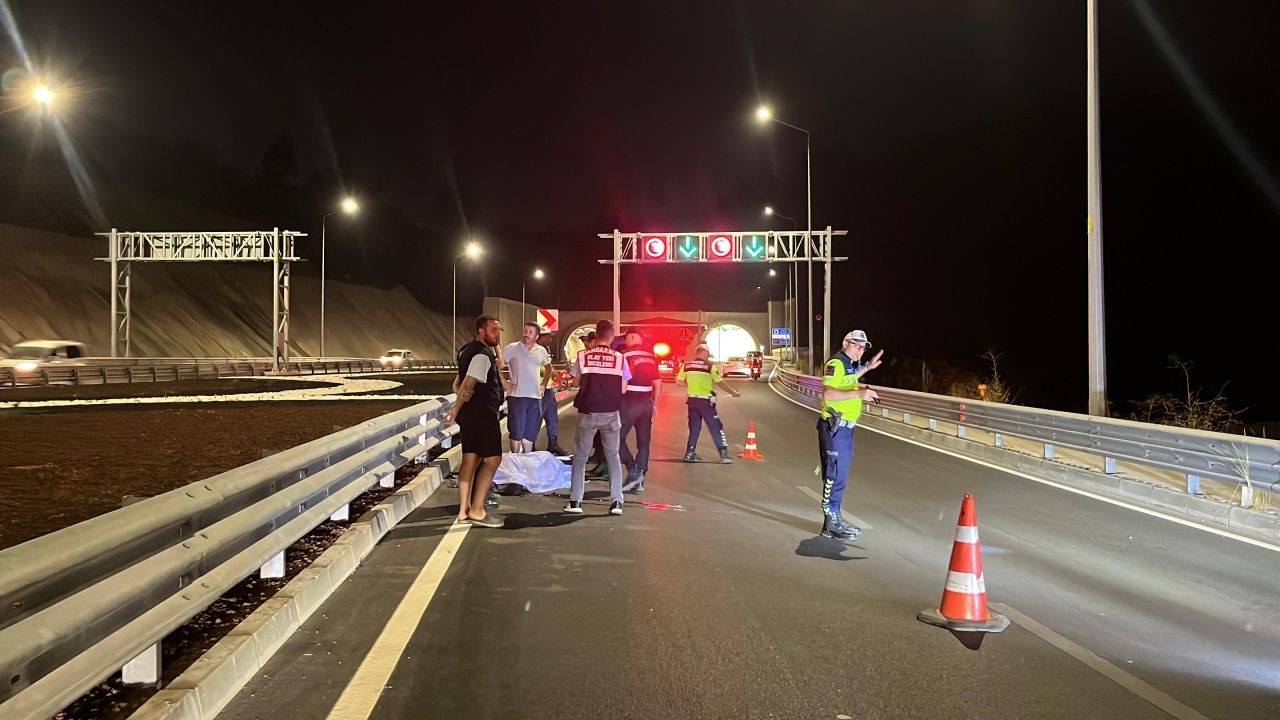 Bariyere çarpan motosikletin sürücüsü hayatını kaybetti