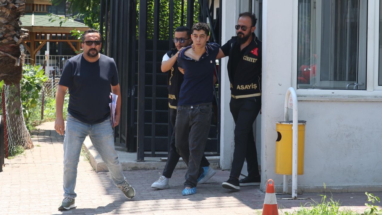 'İçlerine şeytan girdi' deyip, iki ablasını boğmaya kalkıştı