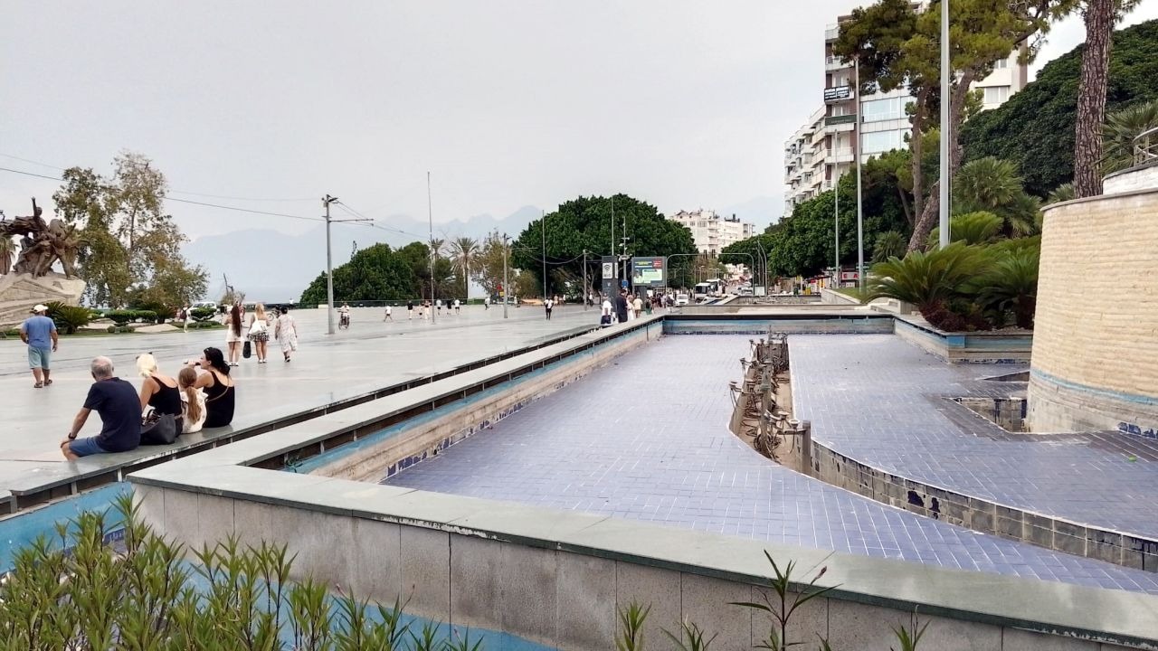 Işıklı havuz bu yaz da çalışmıyor