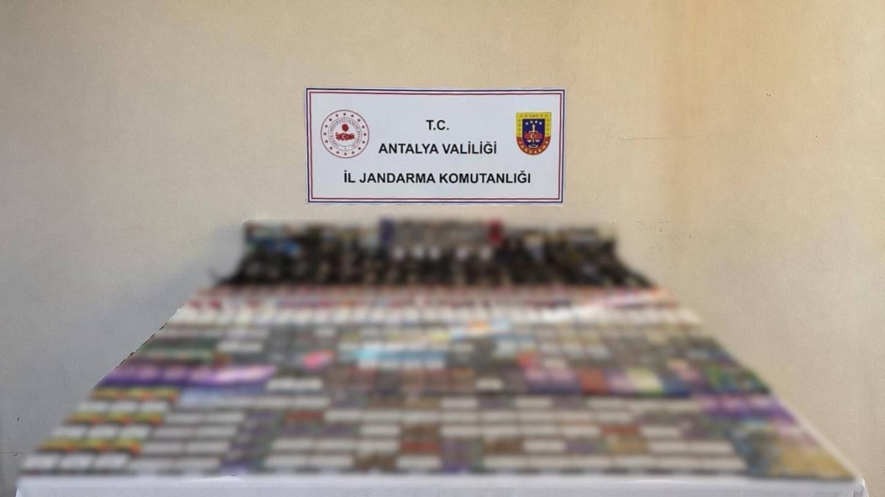 Kemer'de kaçak sigara operasyonu!