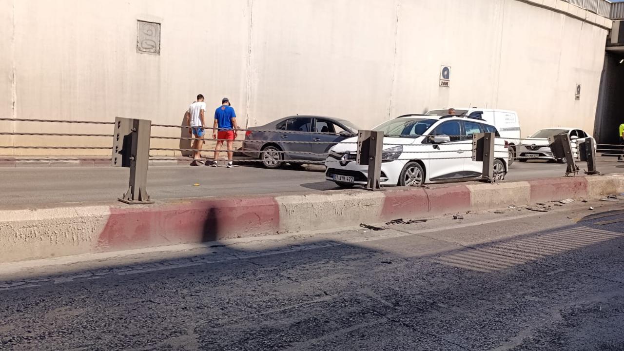 Meydan Alt Geçidi'nde maddi hasarlı trafik kazası!