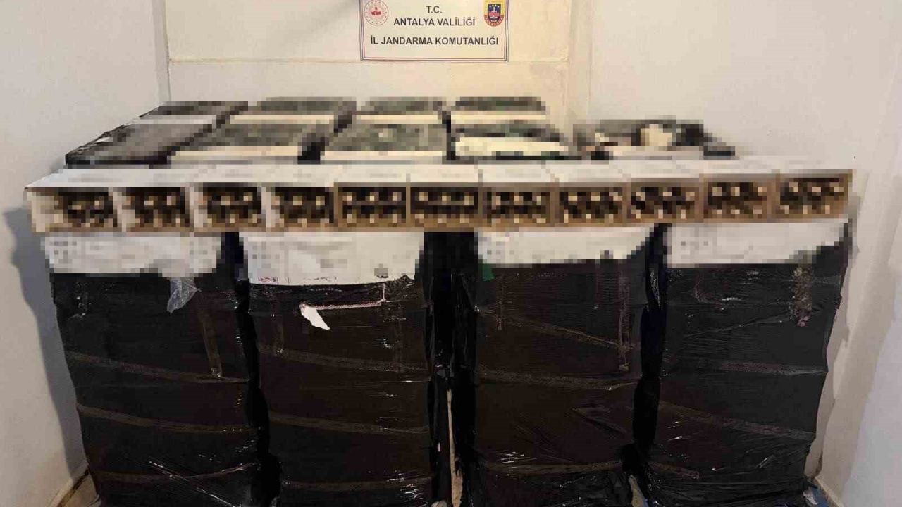 Otele ait depoda 13 bin litre kaçak ve sahte şampanya ele geçirildi