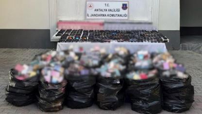 Antalya'da çok sayıda gümrük kaçağı ürün ele geçirildi!
