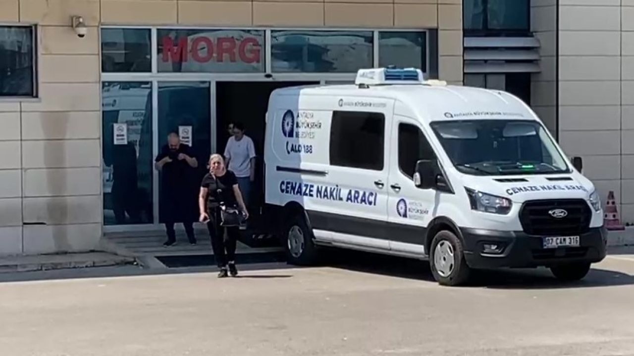 Tedavi gören babasına yastık almaya giderken kaza geçirdi
