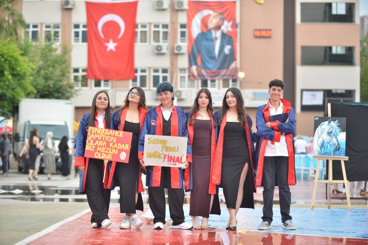 Metin-Nuran Çakallıklı Anadolu Lisesi 29. dönem öğrencileri kep attı
