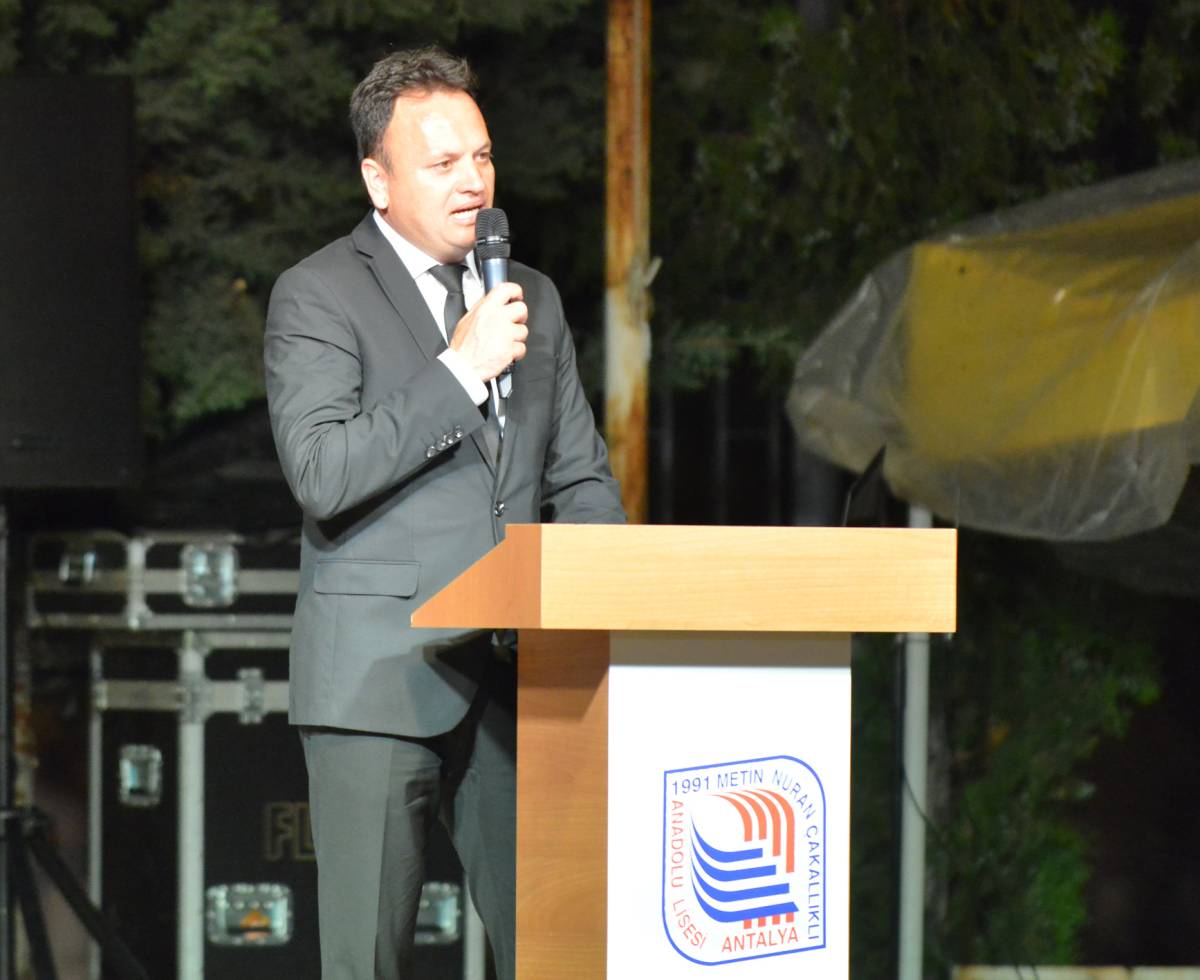 Metin-Nuran Çakallıklı Anadolu Lisesi 29. dönem öğrencileri kep attı