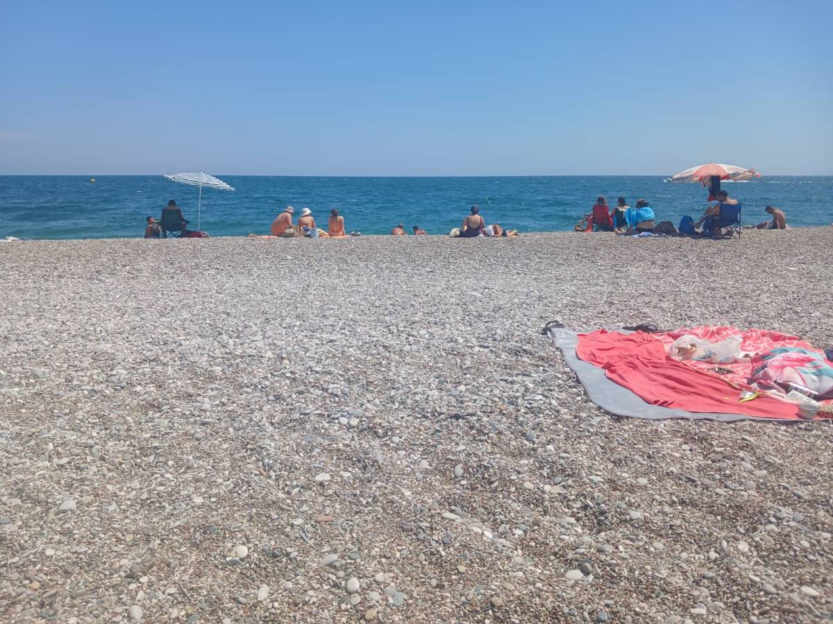 Antalya'da güneşi gören sahile koştu!