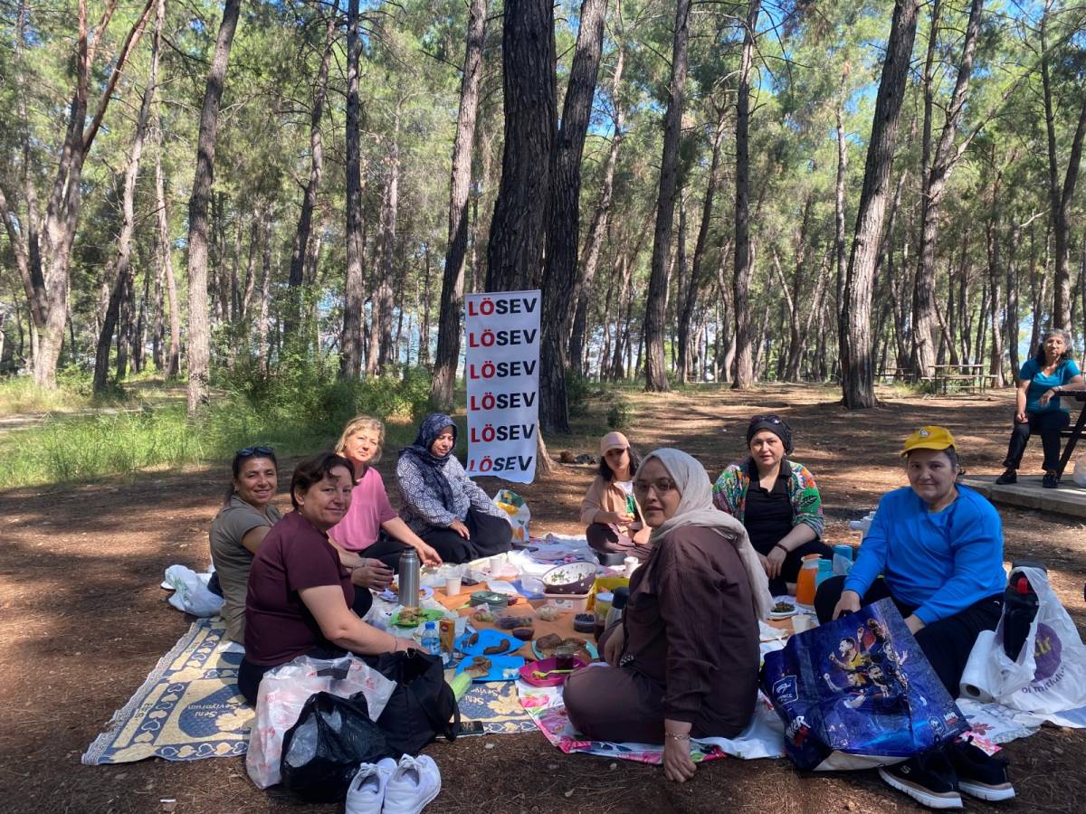 Antalya LÖSEV ailesi “Yaza merhaba” pikniğinde buluştu