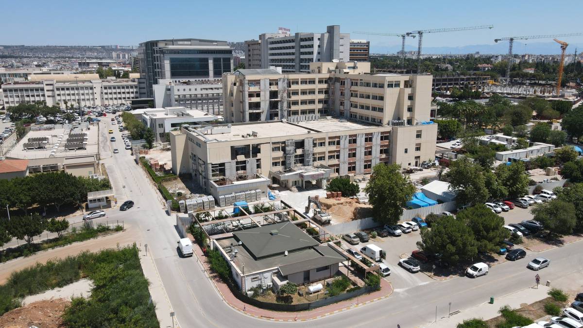 Türkiye'nin ilkleriyle anılan üniversite, yeni hedeflerle yoluna devam ediyor