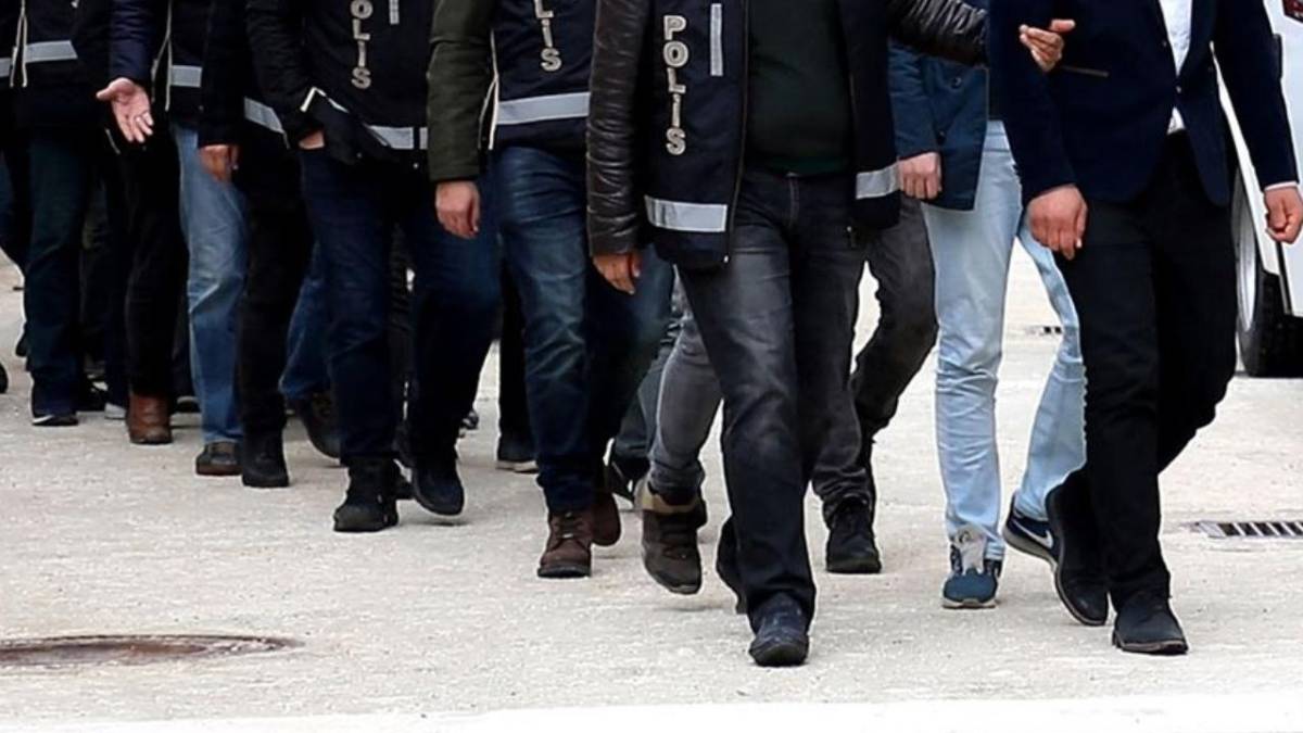 Antalya'nın da aralarında bulunduğu 8 ilde sahte belge çetesine operasyon