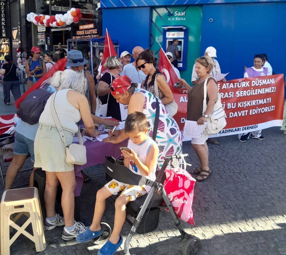 CKD Kepez Özgürlük Şubesi'nden Stuttgart'taki Atatürk Operasına tepki
